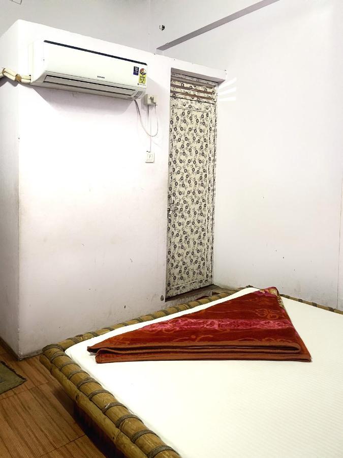 Shri Guest House Varanasi Exterior photo